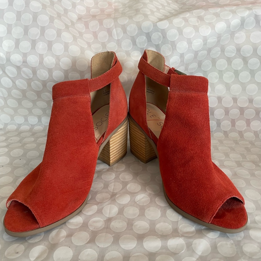 Sole Society size 7 burnt orange peep toe booties